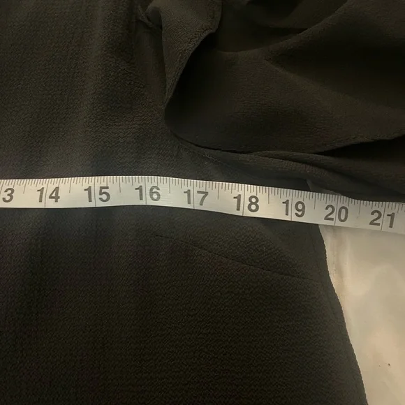 Umgee Size Small Black Ruffle Sleeve Cold Shoulder Knee Length Shift Dress Sz S - Picture 5 of 12